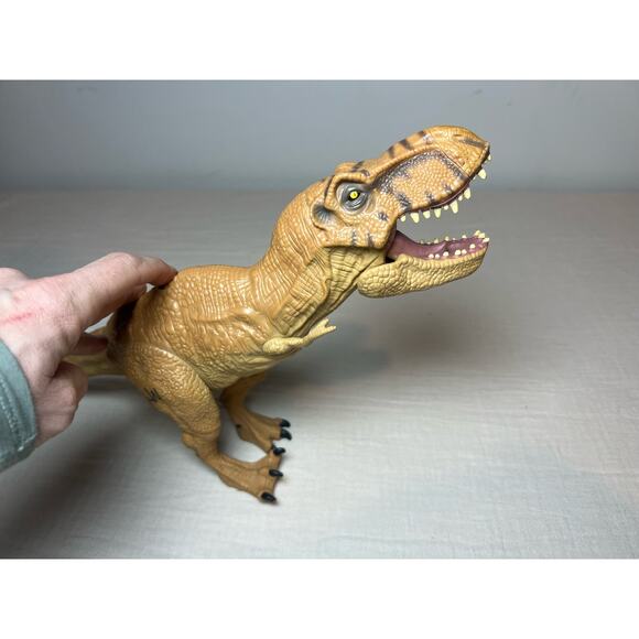 Jurassic World Tyrannosaurus Rex Action Figure Hasbro - Picture 2 of 5